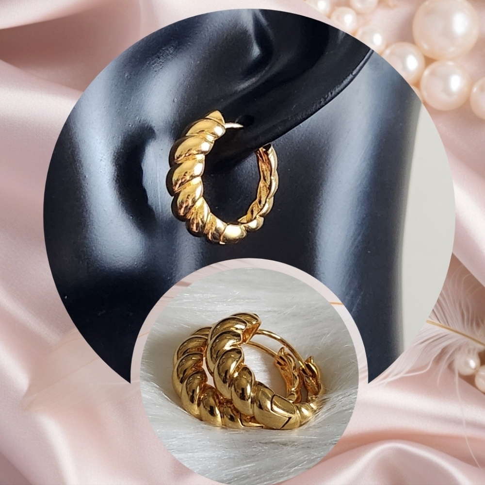 croissant chunky gold hoop earrings ✨️